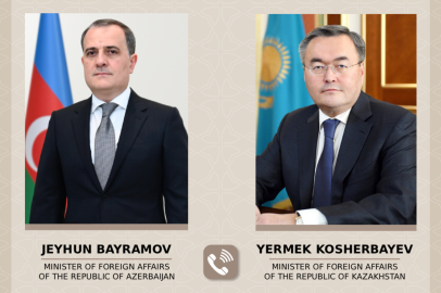 Azerbaycan Dışişleri Bakanı Bayramov, Kazakistan Dışişleri Bakanı Tleuberdi ile görüştü