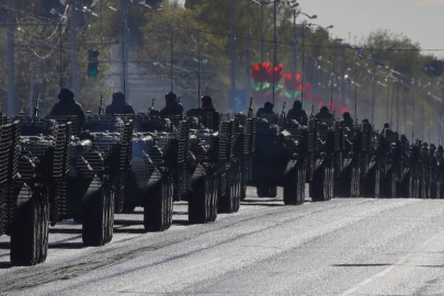 Rusya’nın müttefiki Belarus, NATO’nun kritik geçidi yakınında askerî tatbikat başlattı