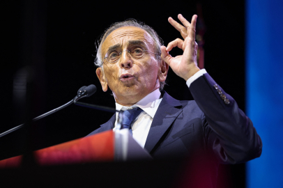 Fransa'da aşırı sağcı Zemmour, 2027 cumhurbaşkanlığı seçimlerine adaylığını açıkladı