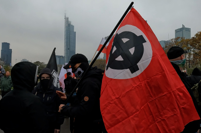 Polonya’da cami ve okulu hedef alan neo-Nazi saldırısı engellendi
