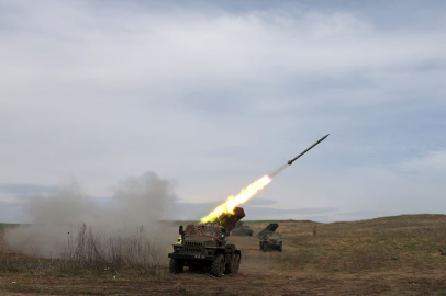 Ukrayna, Rusya’nın işgal altındaki topraklarda konuşlu hedeflerini vurdu