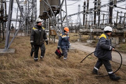 Ukrayna Başbakanı Koretskıy: Rusya, enerji altyapısını çökertmeyi hedefleyen saldırılara başladı