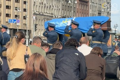 Şehit Kırım Tatar pilot Marat Mambetov, Tarak Tamgalı Gökbayrak’a sarılı tabutuyla ebediyete uğurlandı
