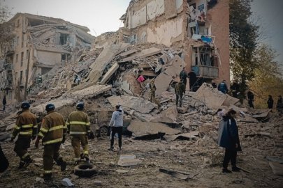 Rus ordusu Prılukı’daki bir apartmanı doğrudan füzeyle vurdu: Çok sayıda ölü ve yaralı var