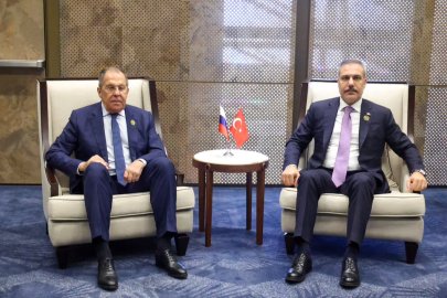 Fidan ve Lavrov Bakü’de görüştü: Ukrayna-Rusya Savaşı gündemde