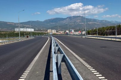 İşgalciler savaş harcamaları nedeniyle Kırım’daki yol onarımlarını seneye erteledi