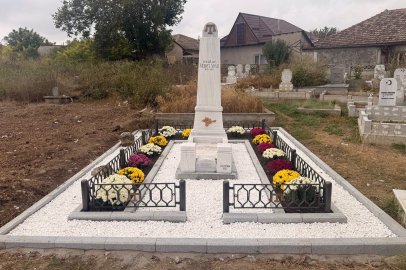 Kırım Tatar millî şairi Mehmet Niyazi’nin anıt mezarı restore edildi