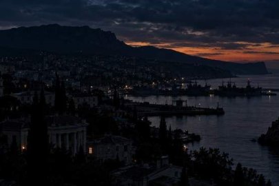 Kırım karanlığa gömüldü: Yarımadanın tamamında elektrik kesintisi